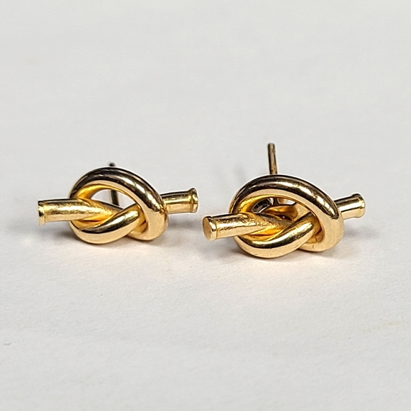 Solid 14K Yellow Gold Knot Earring Studs .50"x.25" - Picture 1 of 9